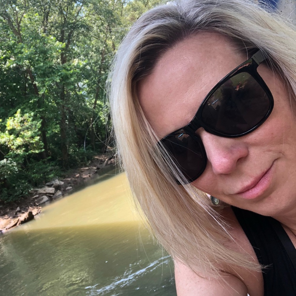 Meet your Posher, April